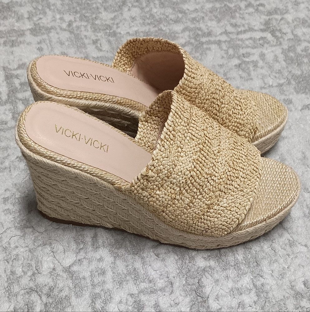 Vicki Vicki Slip On Sandals Size 9 New With Tags